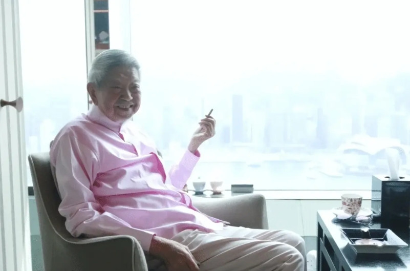 全世界男人最羡慕的人就是蔡澜吧！倒不是因为他有钱而是他从14岁开始谈恋爱