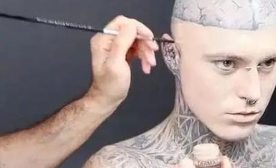 2000年，一个加拿大男孩，不幸患上脑癌，没想到手术成功后，他竟像变了个人似的，