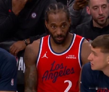 赢球关键！泰伦卢谈伦纳德：“科怀是我们赢球的关键。”“今天赢火箭，他得了