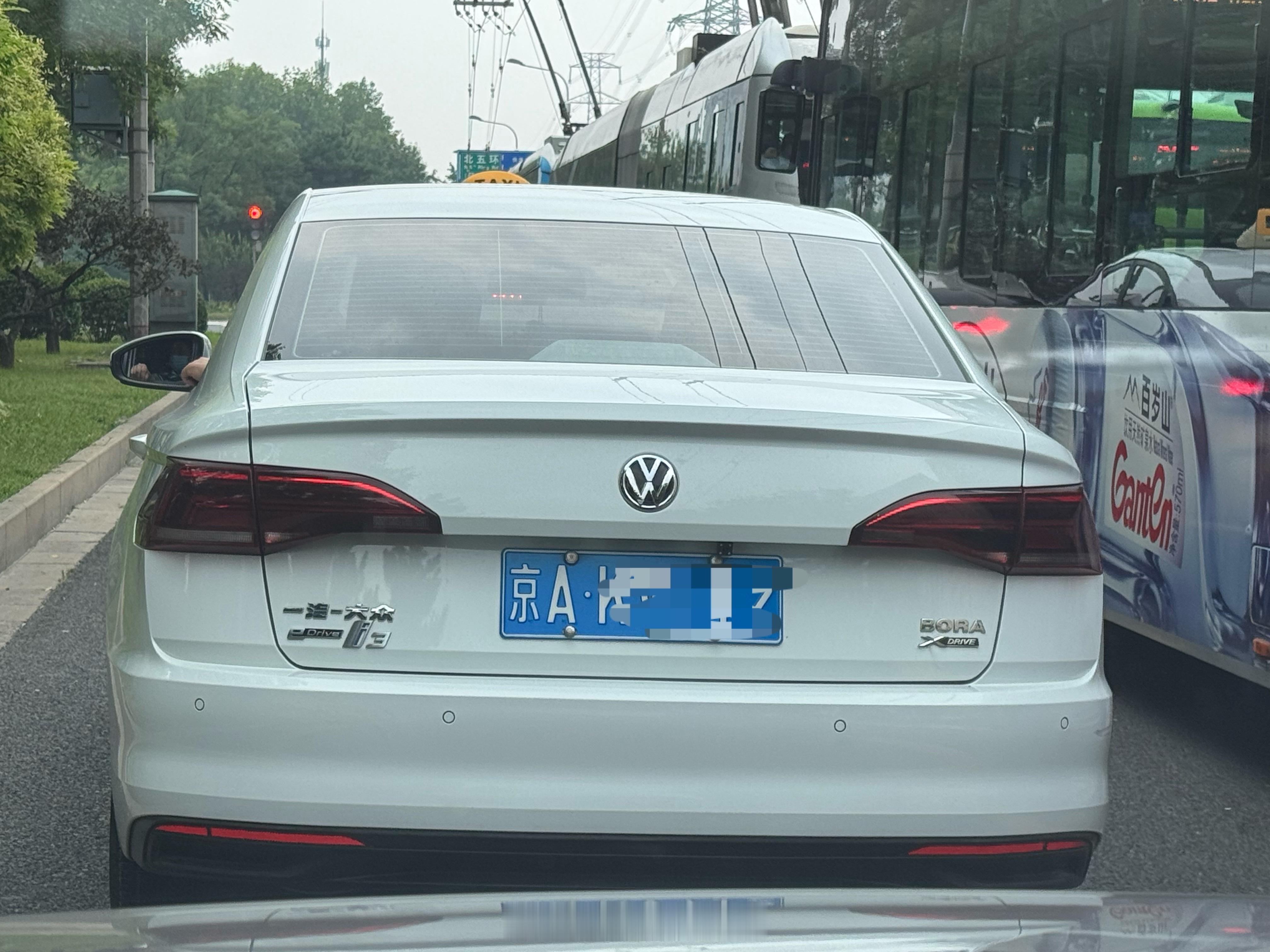 兄弟，我相信你下台车一定能开上宝马的[笑着哭][笑着哭][笑着哭]​​​