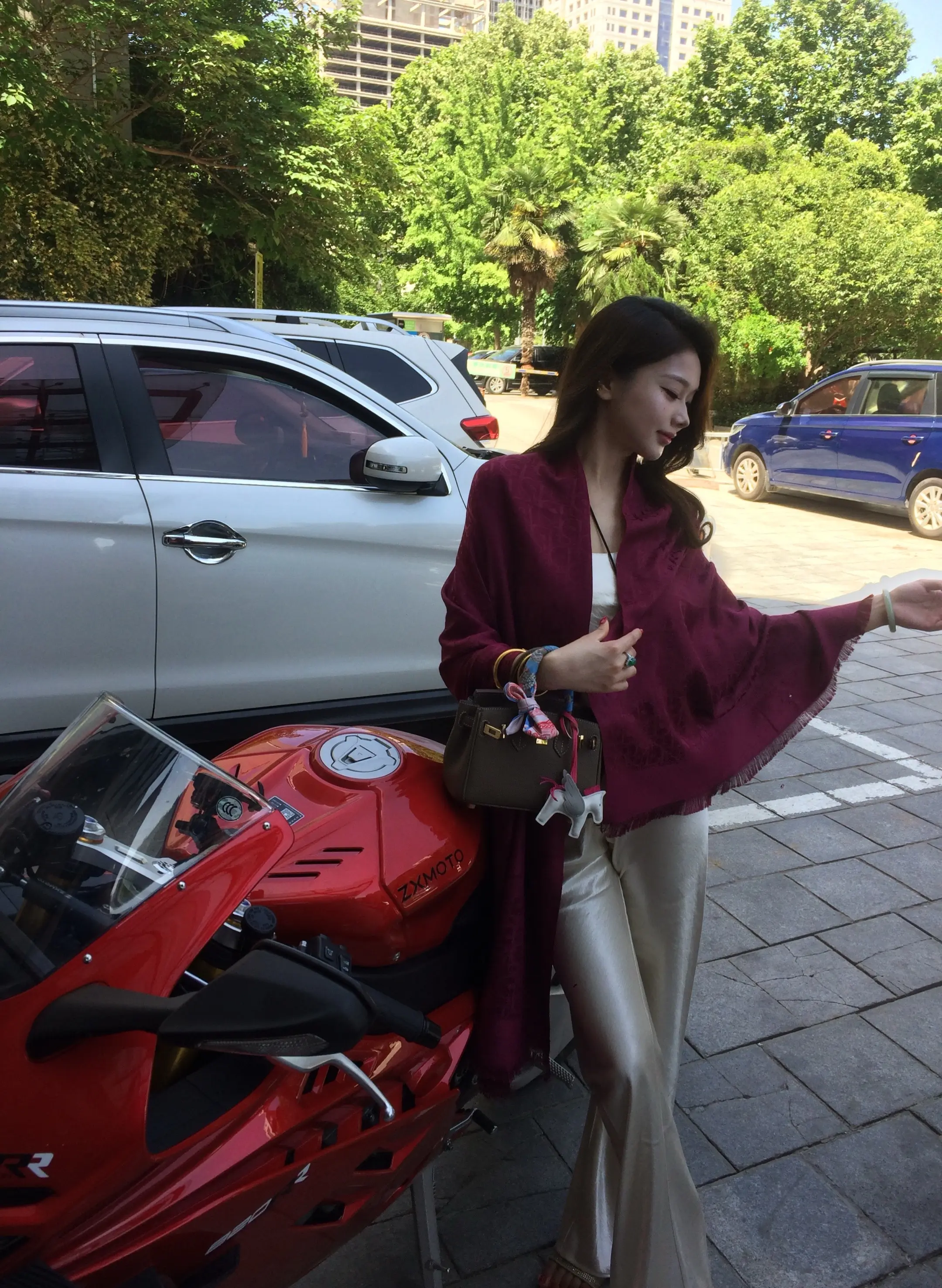 你过得差，没人愿意搭理，你过得好，又有人心里不舒服