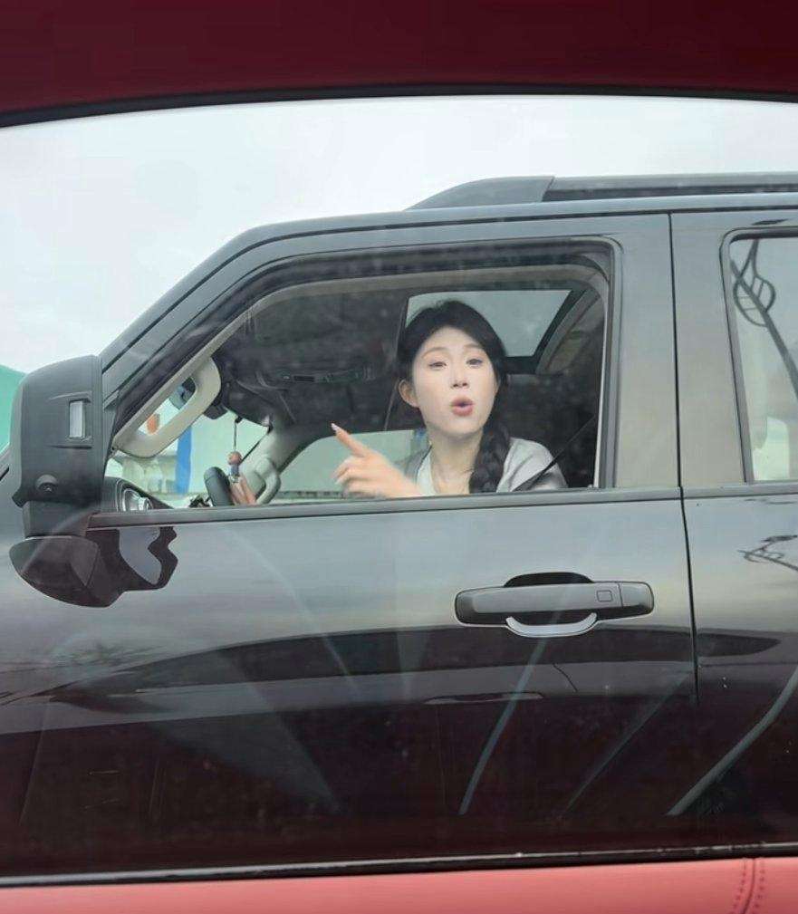 家人们帮我看看她在说什么？