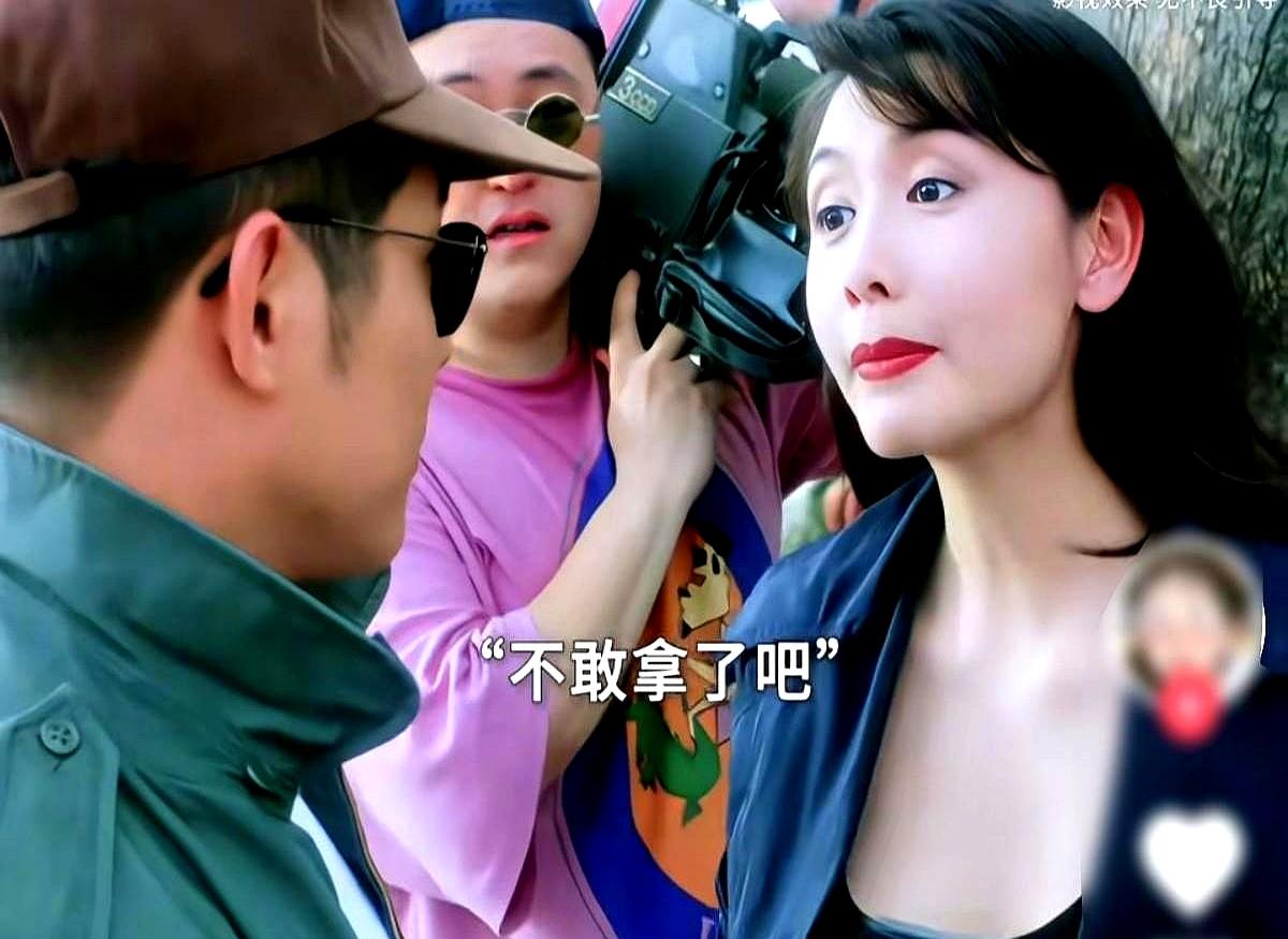 1995年有部电影挺逗，王晶拍来讽刺成龙拍戏从不找替身王晶那时候真是铁了