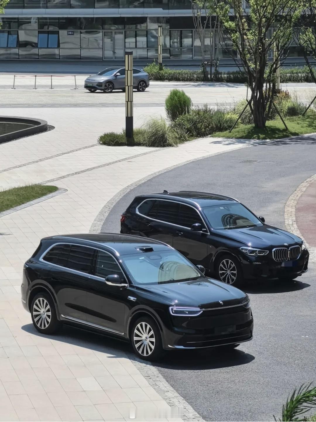 我去，感觉越来越多20万到30万级的车，都是5米级了。而且问界M