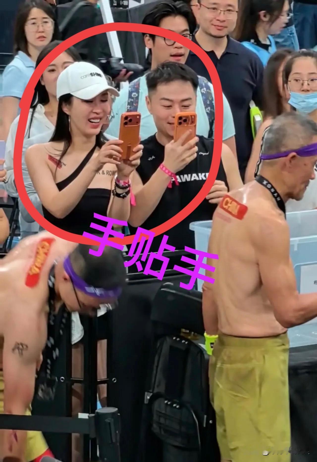 王石，不太聪明的样子！混迹房地产一辈子的人，可能在爱情上还是有点笨拙，我觉得