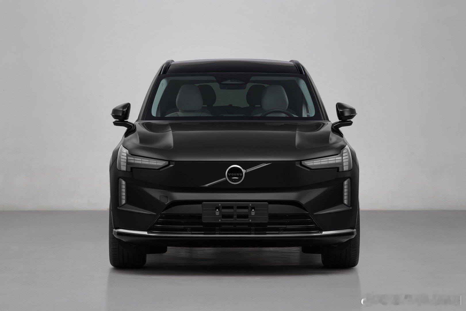 沃尔沃新能源放大招，纯电双旗舰即将登场。沃尔沃正在新能源赛道狂飙突进，以令人眼花