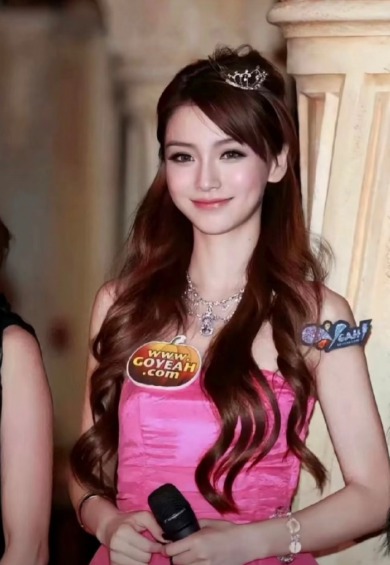 杨颖早期也太漂亮了！好有芭比娃娃的感觉，满满混血感和公主味