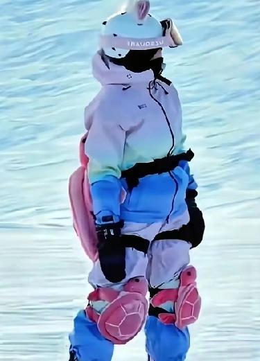 陈芋汐张家齐都懵了！全红婵滑雪悟性炸了——苏翊鸣认证“换刃3天就会”，还想约着一