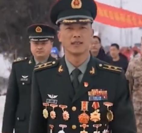 有人问：五个人能不能搞倒超级兵王刘近？这么说吧，别说5个人，就是50个人，也未必