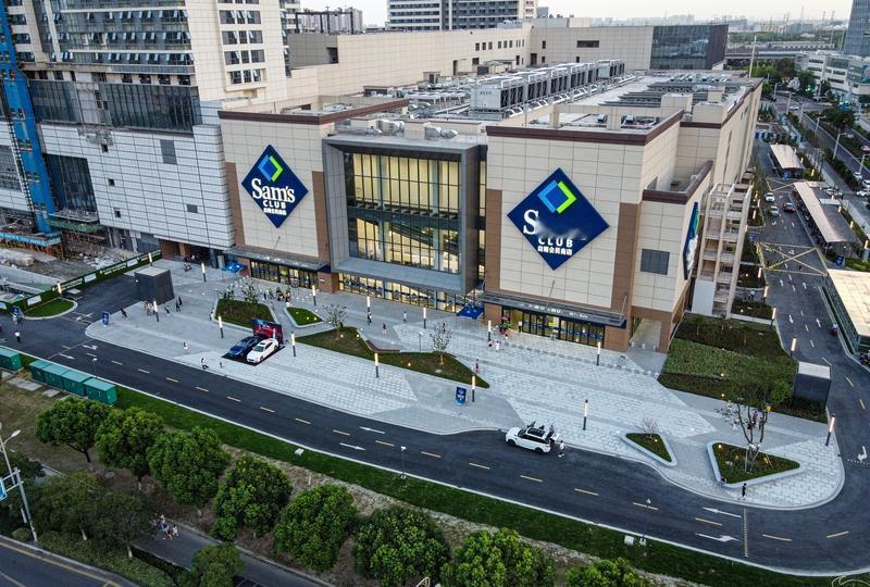 曾经被奉为“中产天堂”的山姆，如今真的跌落神坛了。广州天河美林天地店曾年销破30