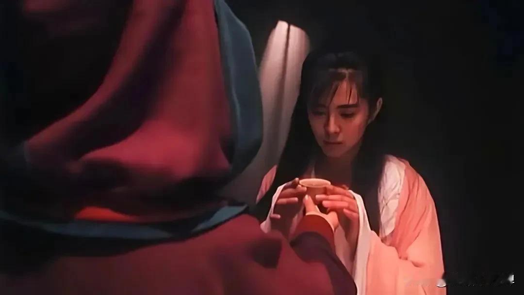 金瓶梅最离谱的桥段莫过于西门庆前脚刚死，后脚女婿陈经济竟打起潘金莲的主意。西