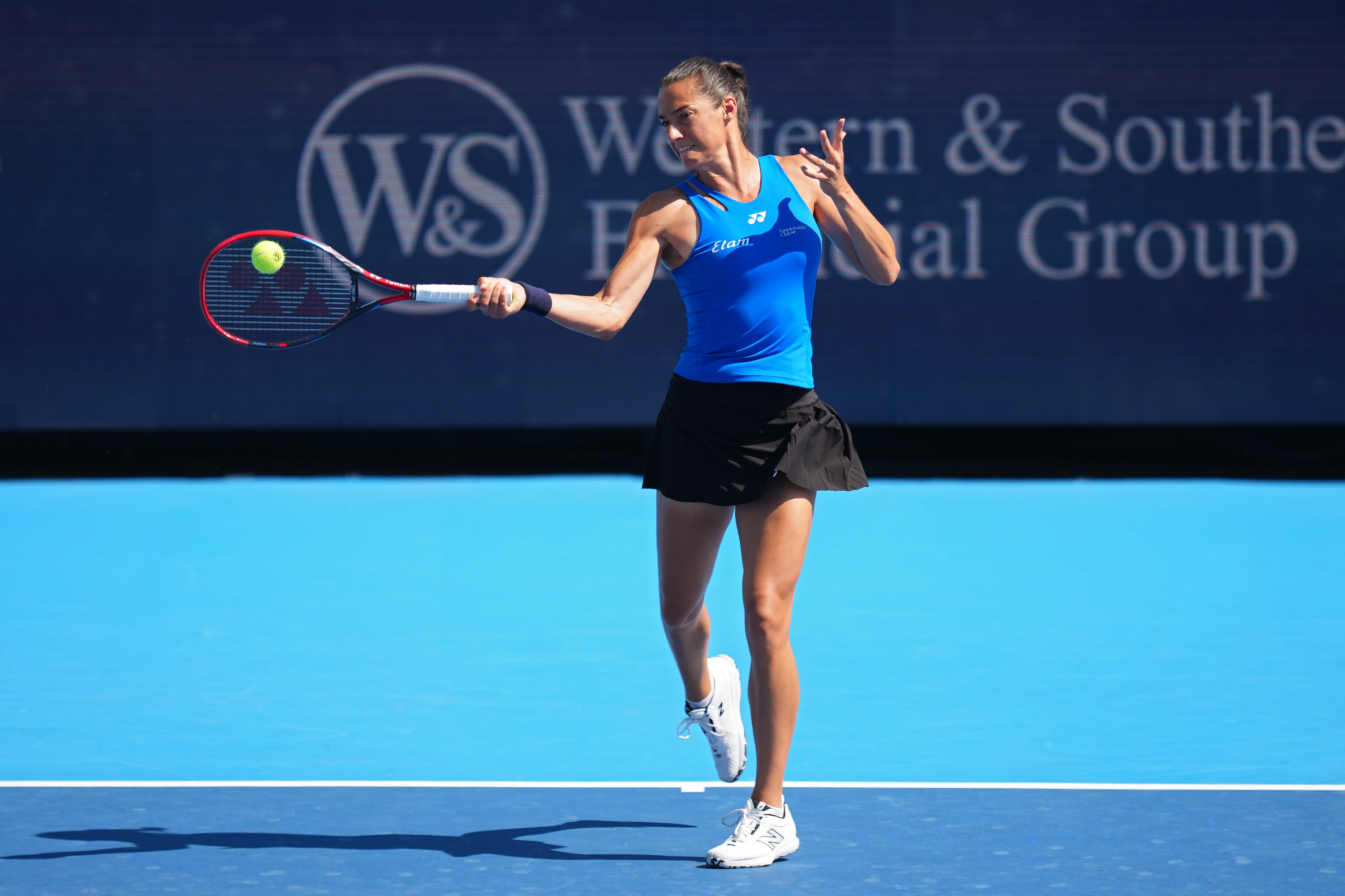 WTA1000辛辛那提站首轮，持外卡出战的前赛会冠军加西亚以5-76-46-
