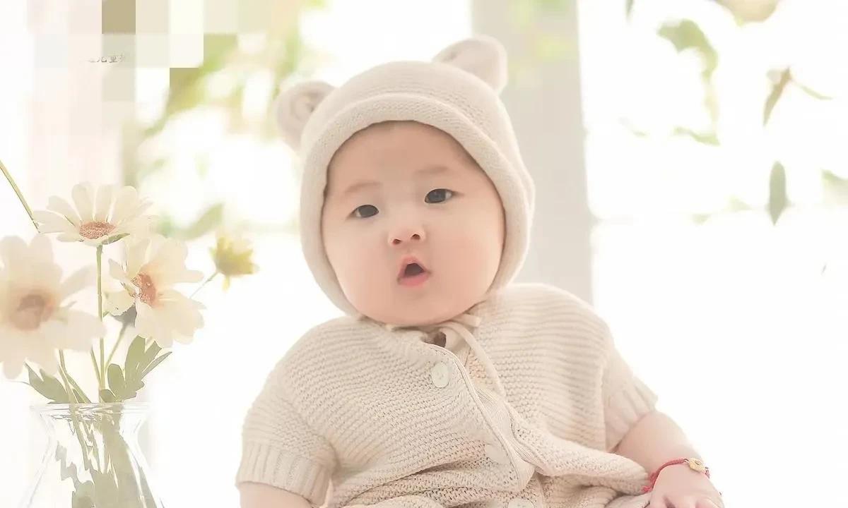 现在全国生育率降得厉害，这事儿我能理解；年轻人说手头紧不生娃，我也能体谅。可广