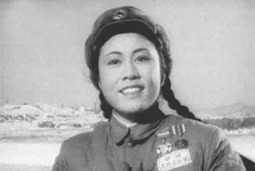 1951年，志愿军女护士张道华的眼睛被炸瞎，陷入昏迷，醒来后，她已经看不清东西，