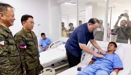 菲律宾被狠狠干了一拳，伤亡不小，有点慌。10月6日，菲律宾国防部长特奥多罗