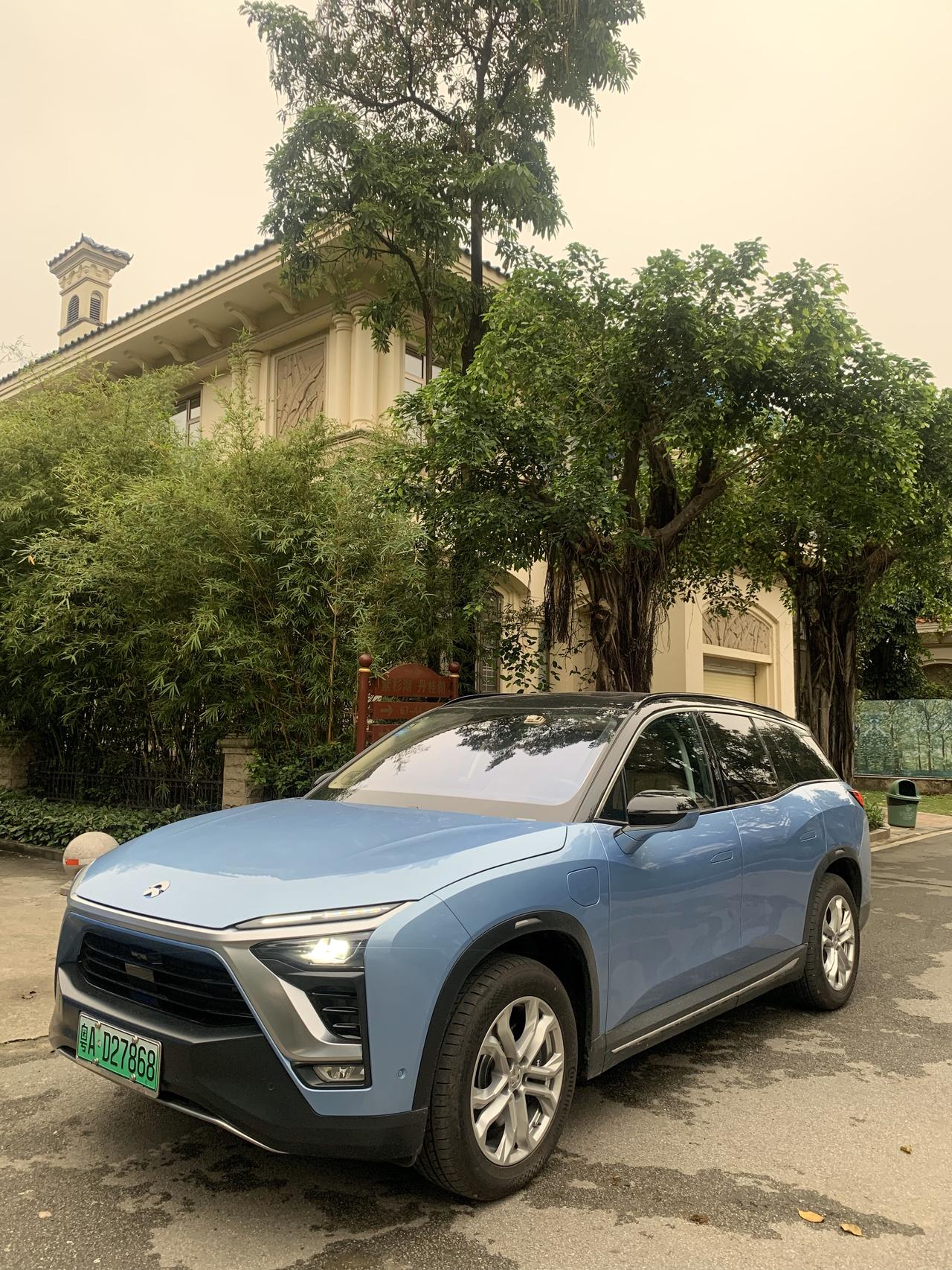 蔚来ES82018款购车1年3个月口碑评价:先说说缺点:最早一批的E