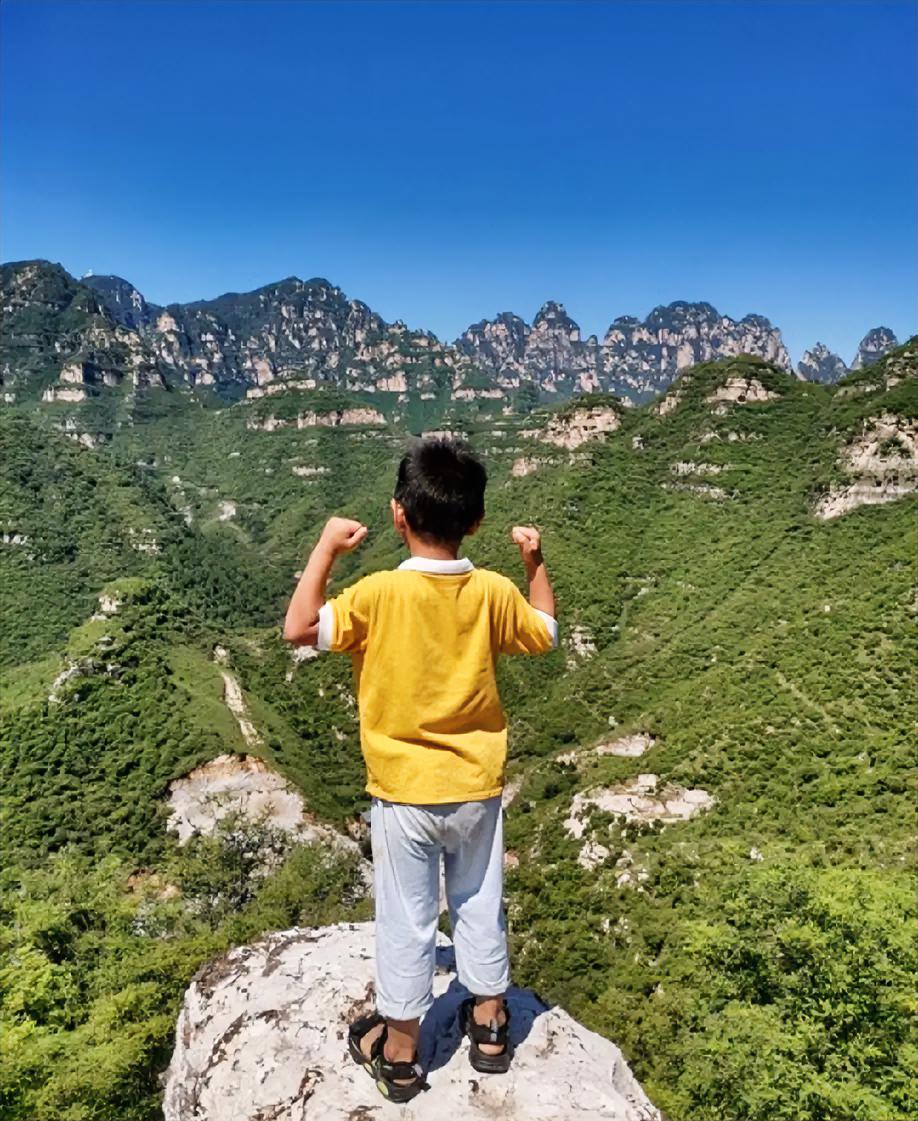 一个家庭最大的远见：不是攒钱买房，不是给孩子留多少钱，而是培养一个能出门的人。