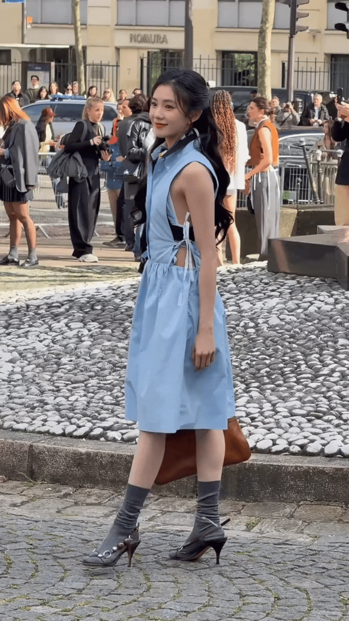 太喜欢刘浩存的气质了，特别是看了她春晚的舞蹈后，她真的好闪耀啊！