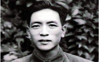 1946年，耿飚突然发现平时紧跟在身后盯梢的特务莫名消失了，非常纳闷，之后他专门