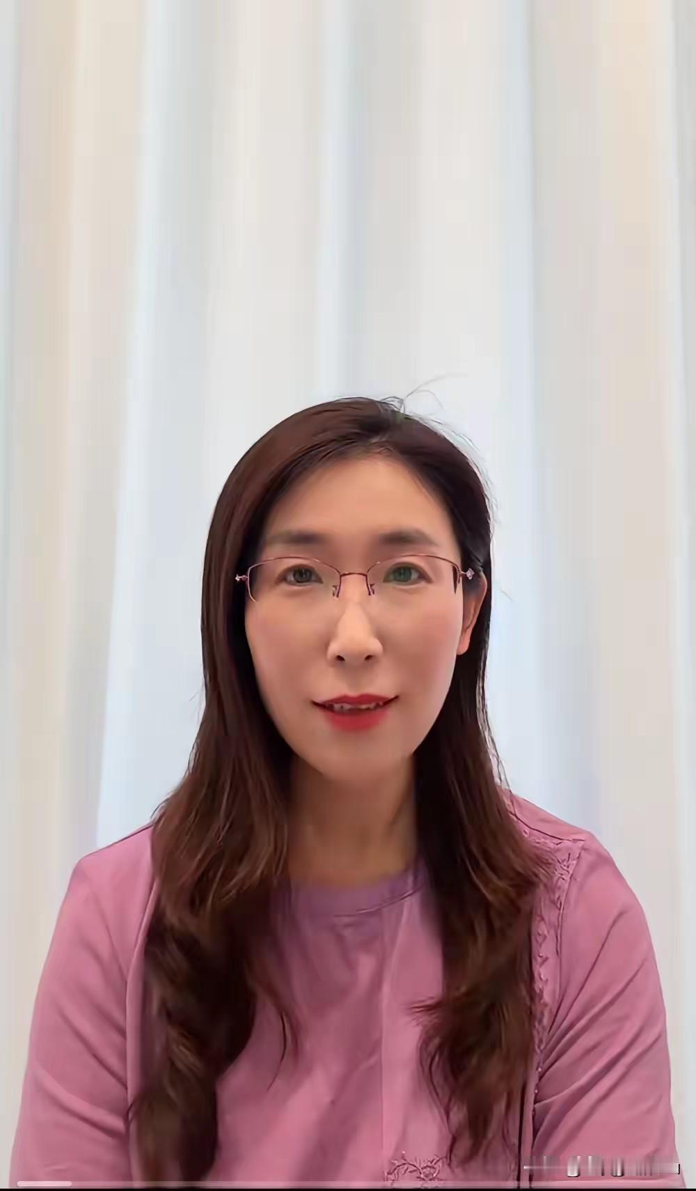 如果说朱女士是为了女儿获得更多权益，她应该在发现丈夫有了小三时就开始着手追回财产