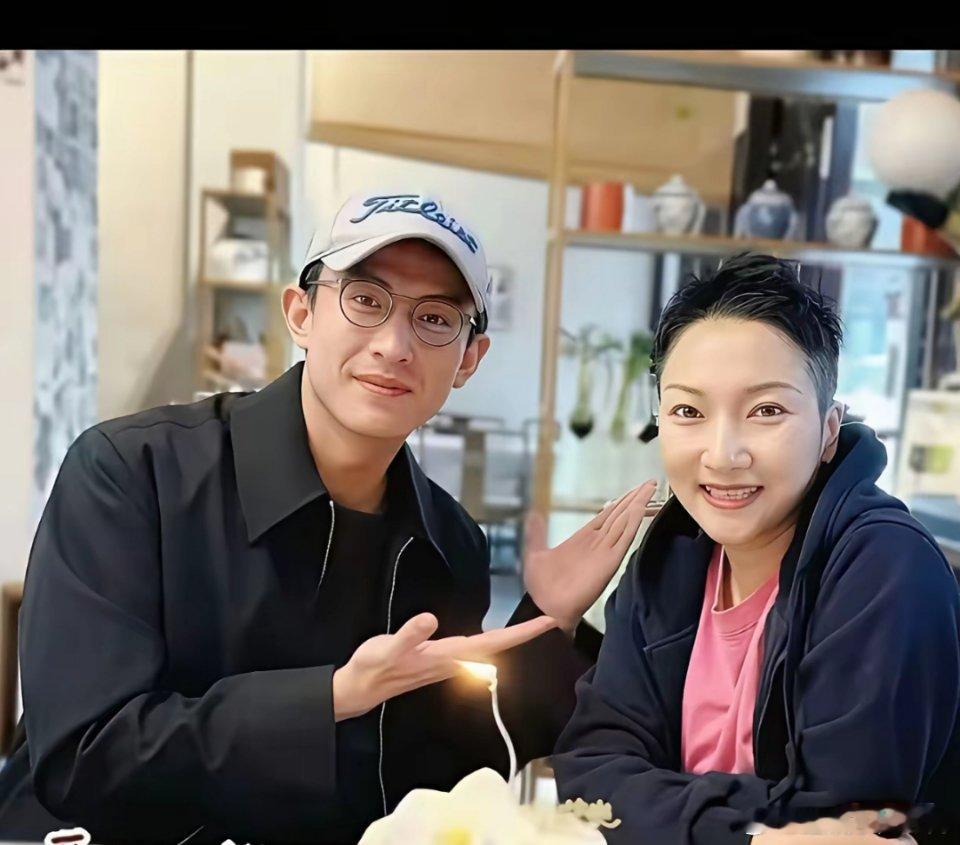 七月与安生的电影制片人——藤井树见到刘萧旭了，刘萧旭和郭宇欣的二搭说不定真的已经