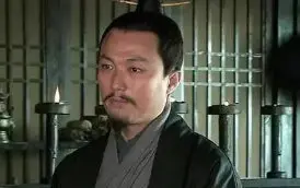 法正活着的时候和诸葛亮相比，他俩在蜀汉的地位谁的高？蜀汉建兴元年，夷陵之战惨