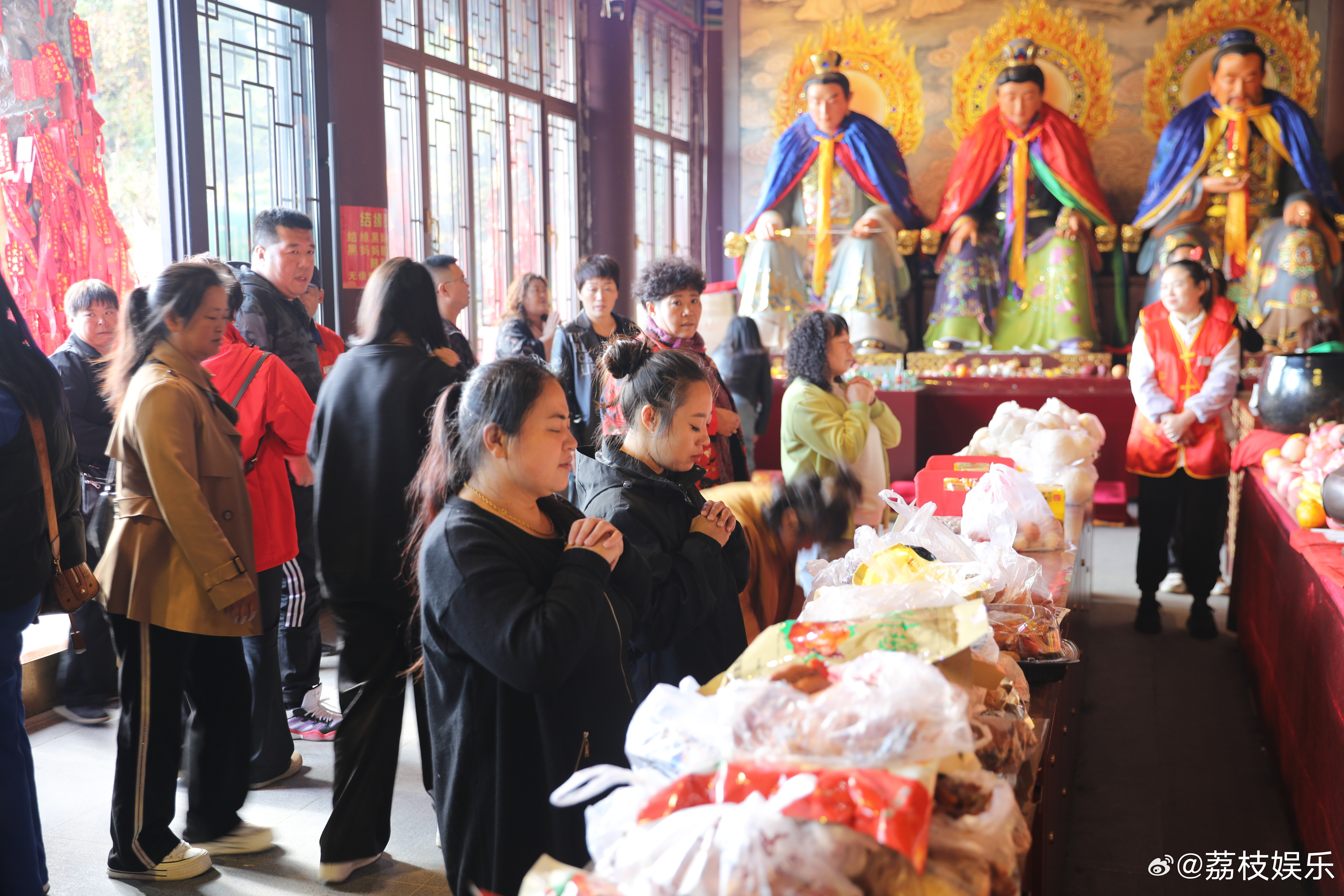东北春日宝藏打卡地——辽宁铁刹山，春天来了一定要来！登高祈福祈好运，山间优质的磁