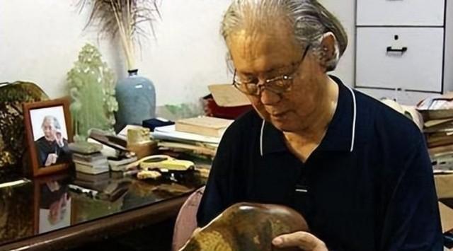 1997年，赵立云花了150元，从朋友手里买下了一块石头，并起名为“岁月”。谁知
