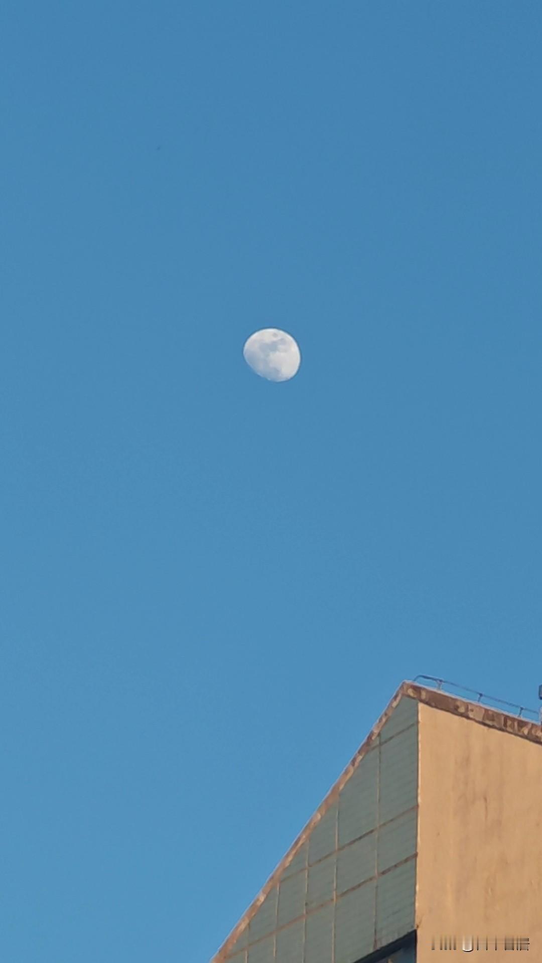 汉语是不是全世界最难学的语言啊?汉语是全世界最难学的语言之一。作为表意文字的