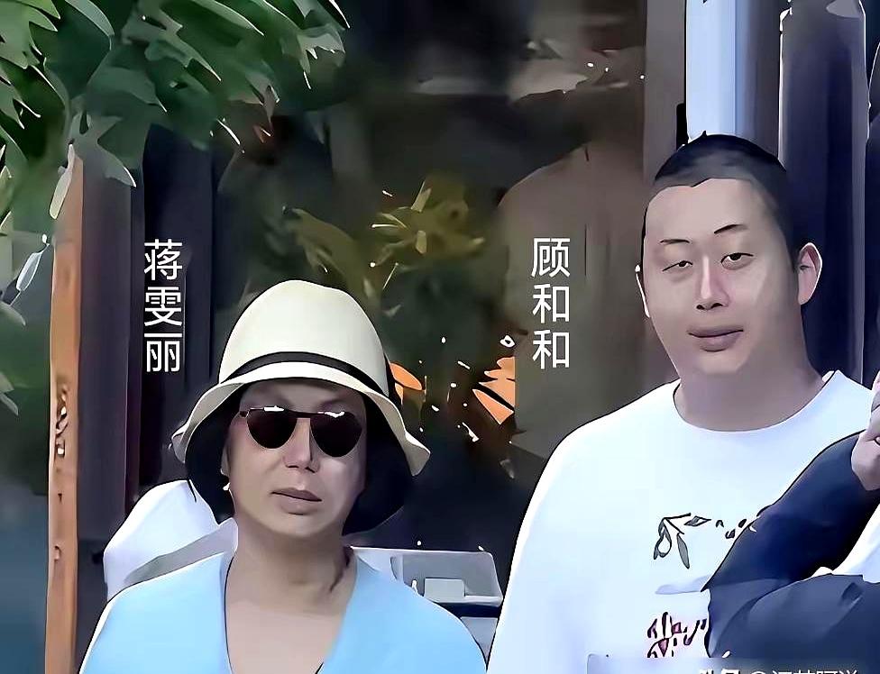 明明亲妈是惊艳了一个时代的大美人，怎么生出来的儿子，却跟爸爸像复制粘贴一样，连一