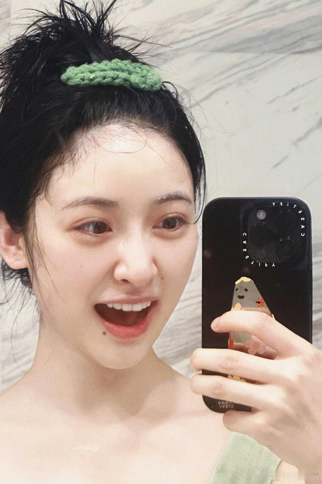 沈月素颜好清纯沈月素颜好清纯啊谁被沈月素颜圈粉了！没有厚重妆容加持，皮肤状态通