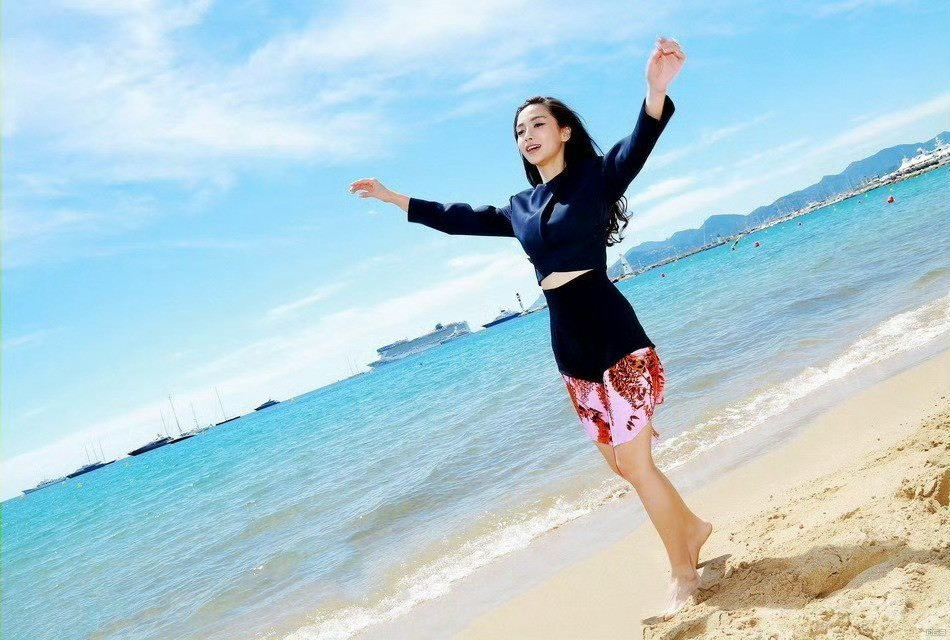 angelababy海边抓拍太灵动好看了✨