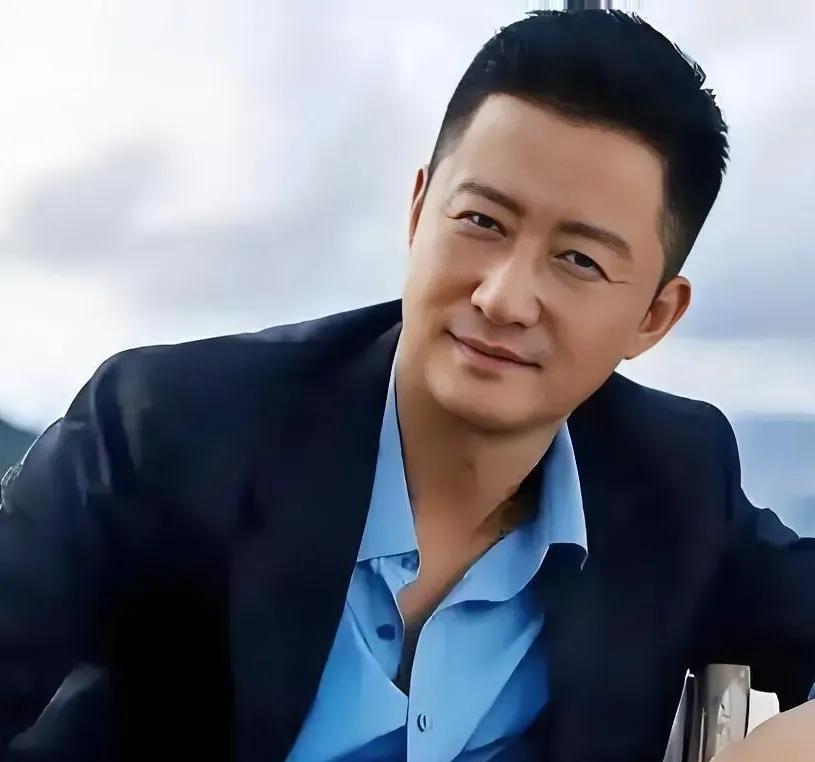 终于搞清楚吴京的新电影《镖人》为什么要找那尔那茜出演女主了不是因为她背后有Z