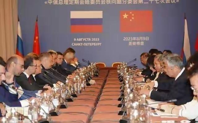 外媒：俄罗斯要成为中国的“加拿大”。据俄罗斯媒体消息，俄罗斯外交部副发言人透露