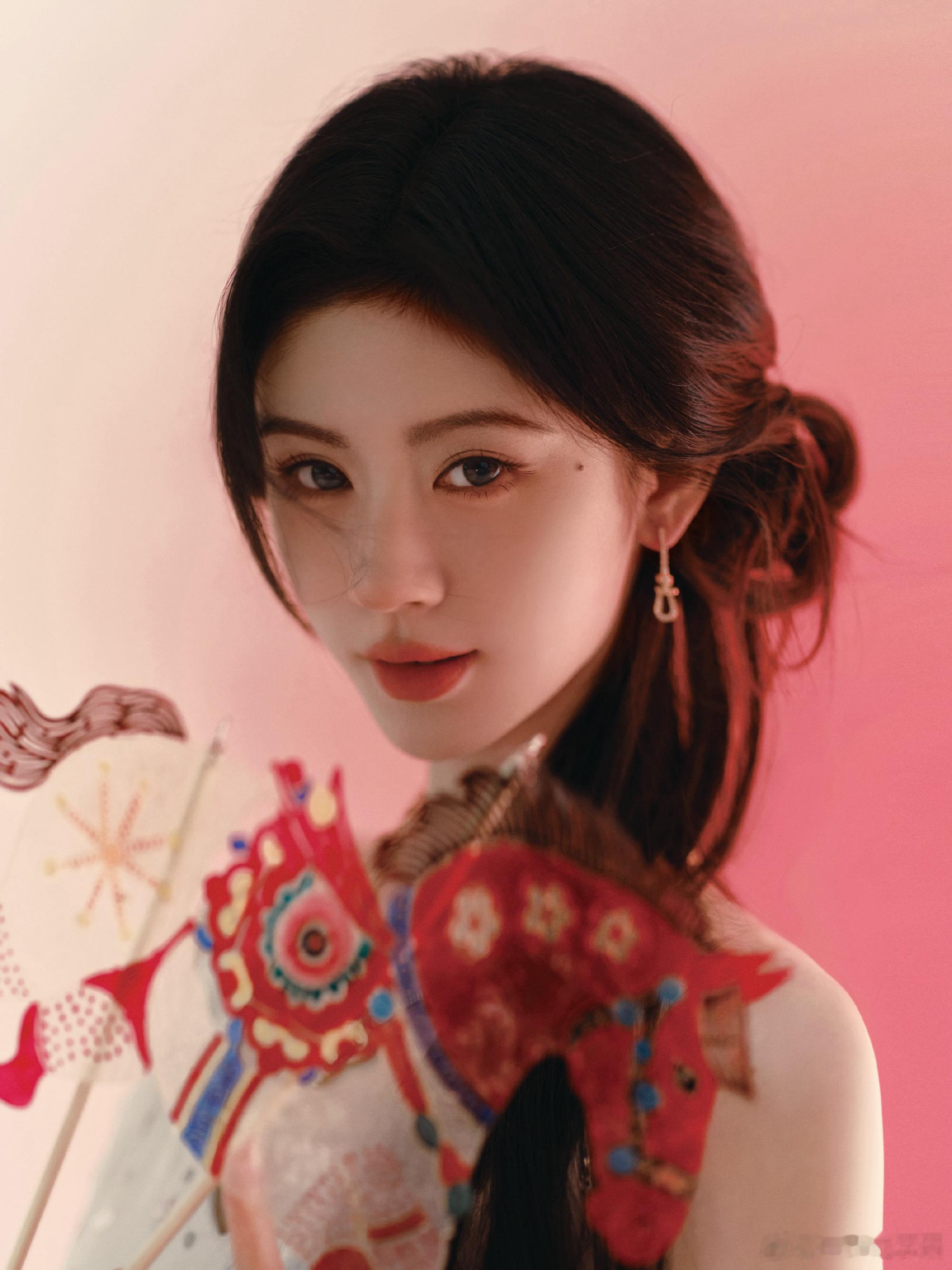 鞠婧祎除夕大片！国风女神，太美啦