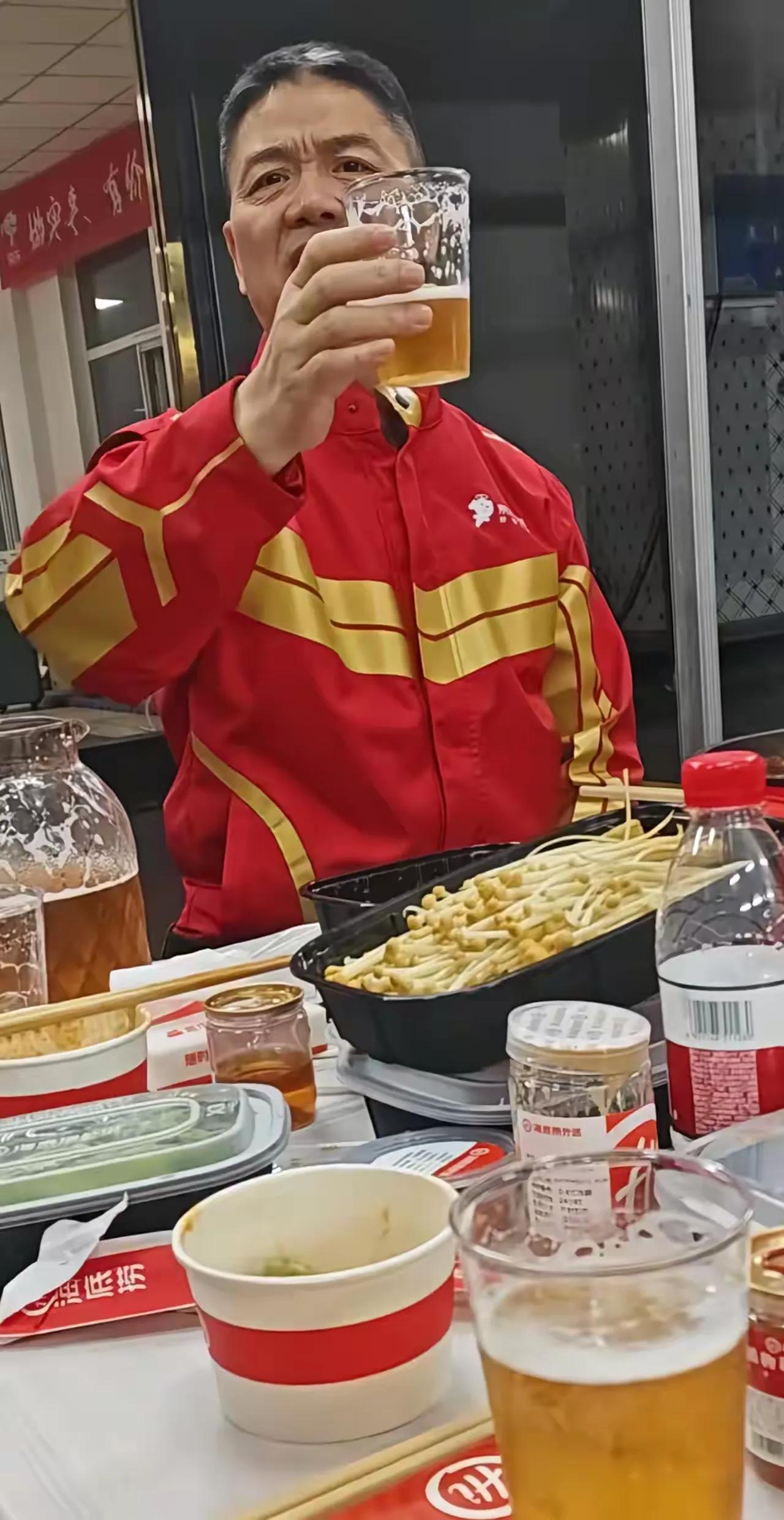 《54万员工养不起？刘强东的