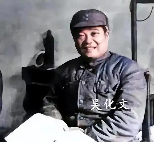 民国倒戈之王吴化文，他一生四次改旗易帜，从西北军到蒋介石，从蒋介石到汪精卫，从汪