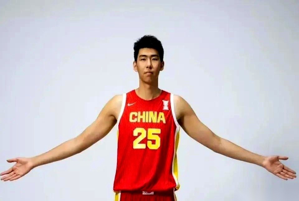 聊聊22岁篮球新星徐昕的这场留洋局。这剧情的反转着实有点扎心：前脚刚主动拒绝了去马刺队给文班亚马打替