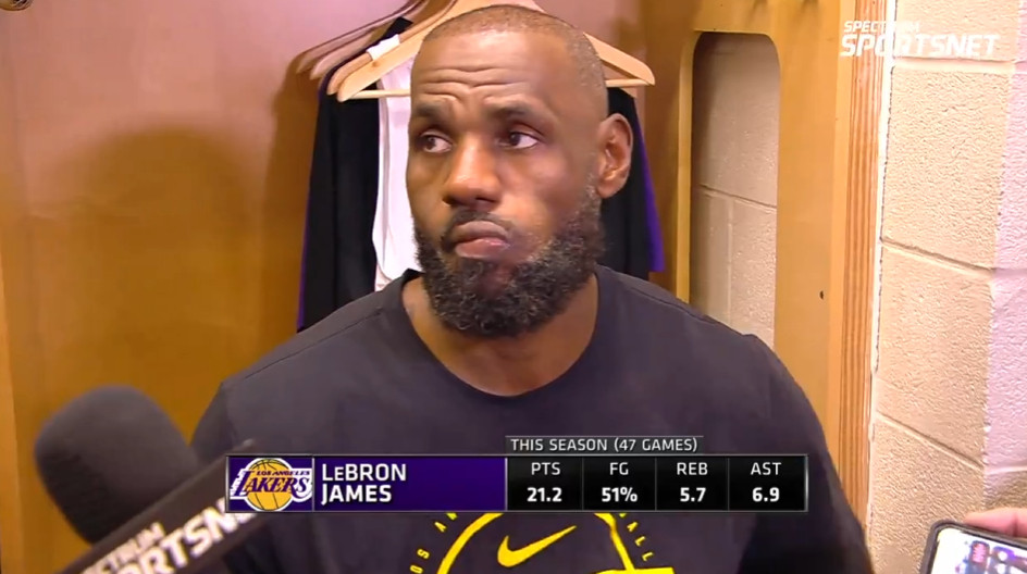 詹姆斯赛后谈到和掘金打完加时赛后的身体恢复情况：“我不想给你们看我髋部的伤口，不