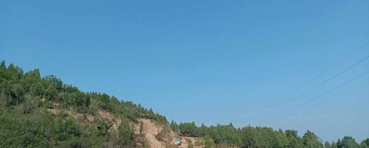 我们已经到了不能生气的年龄，其实没必要去要求自己一定要靠近谁，应该是谁让你堵心就