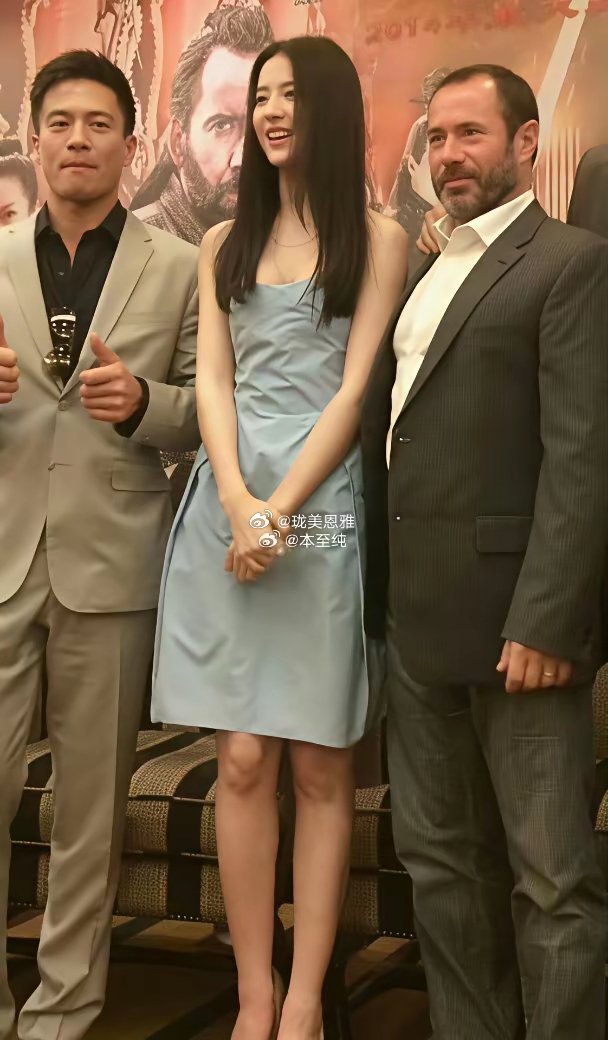 第一次这么直观的感受到刘亦菲172的身高