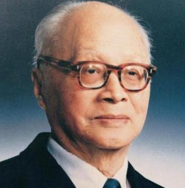 1960年，苏联撕毁协议，将所有的驰援的科学家全部撤走，临走前，一位苏联专家悄悄
