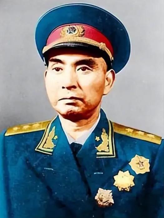 1958年，志愿军司令杨勇刚刚回国，一位老部下就打来电话，说：“老首长，因为我生