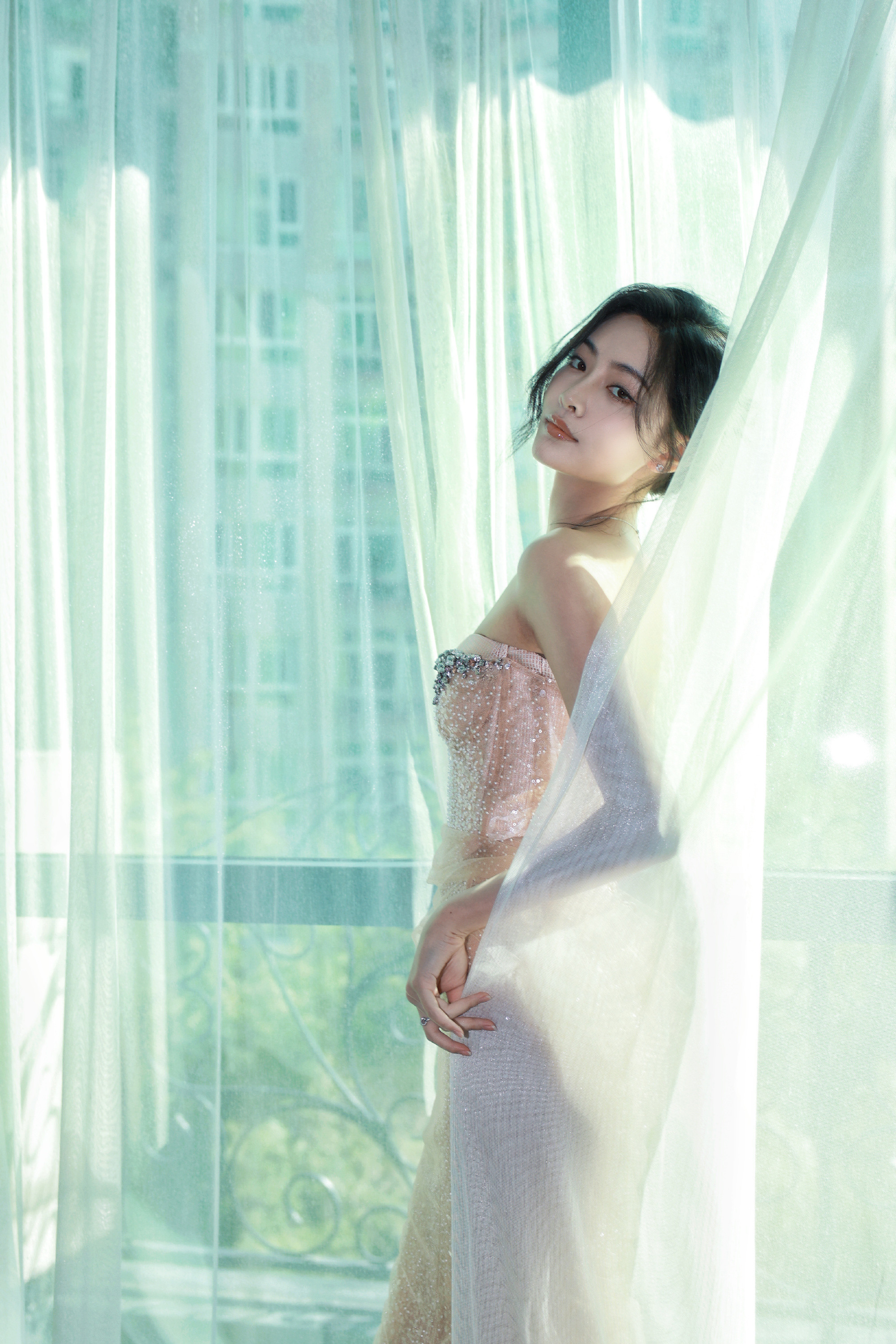 许佳琪，秋落轻纱，曼舞于风。许佳琪