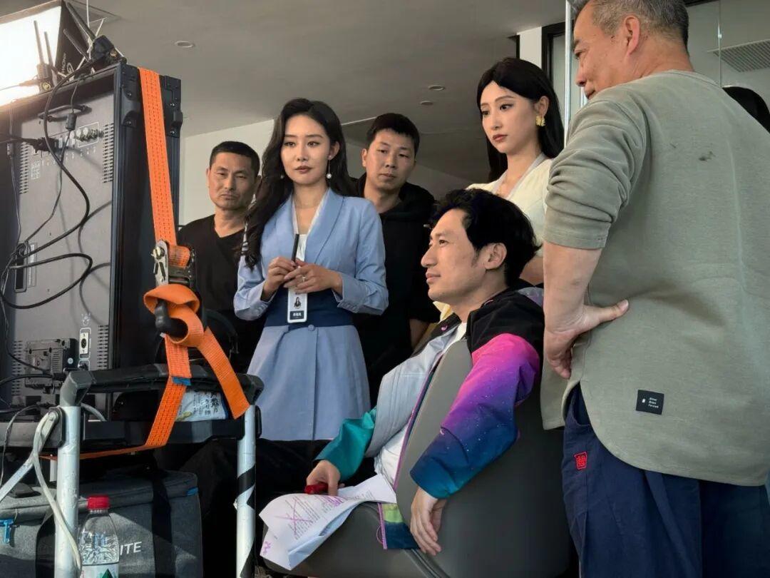 集体讨薪！1月6日，广东，肖文宇、伍怡桥等多位短剧演员公开讨薪，控诉制片方拖欠