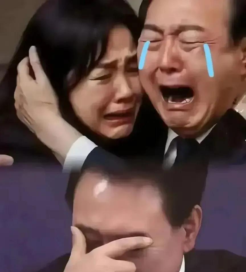 最新消息韩国前总统要凉凉了7月31日，韩国法院宣布对前总统尹锡悦下达拘捕令，