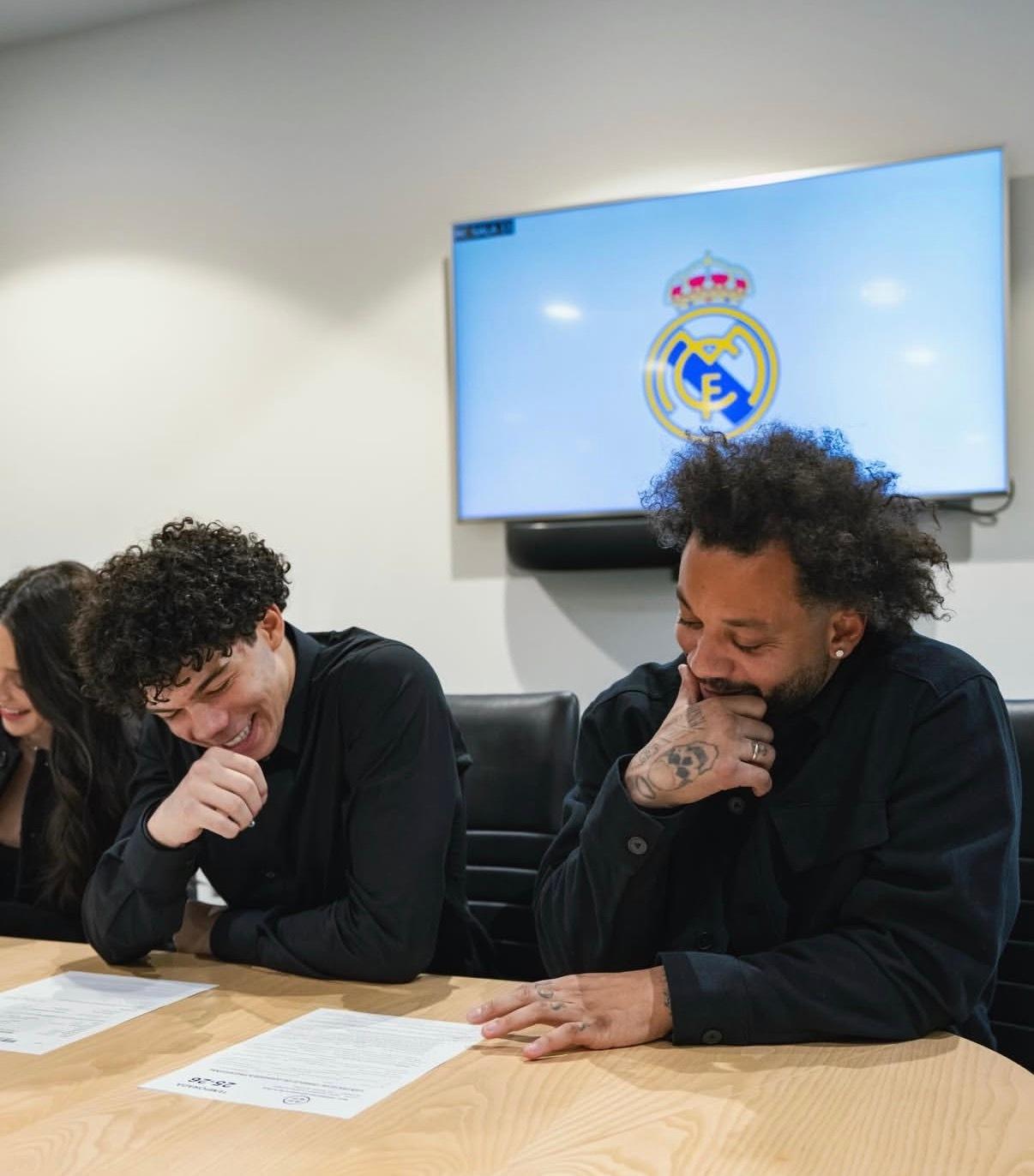 恭喜恩佐和皇马签下第一份职业合同！👏halamadrid