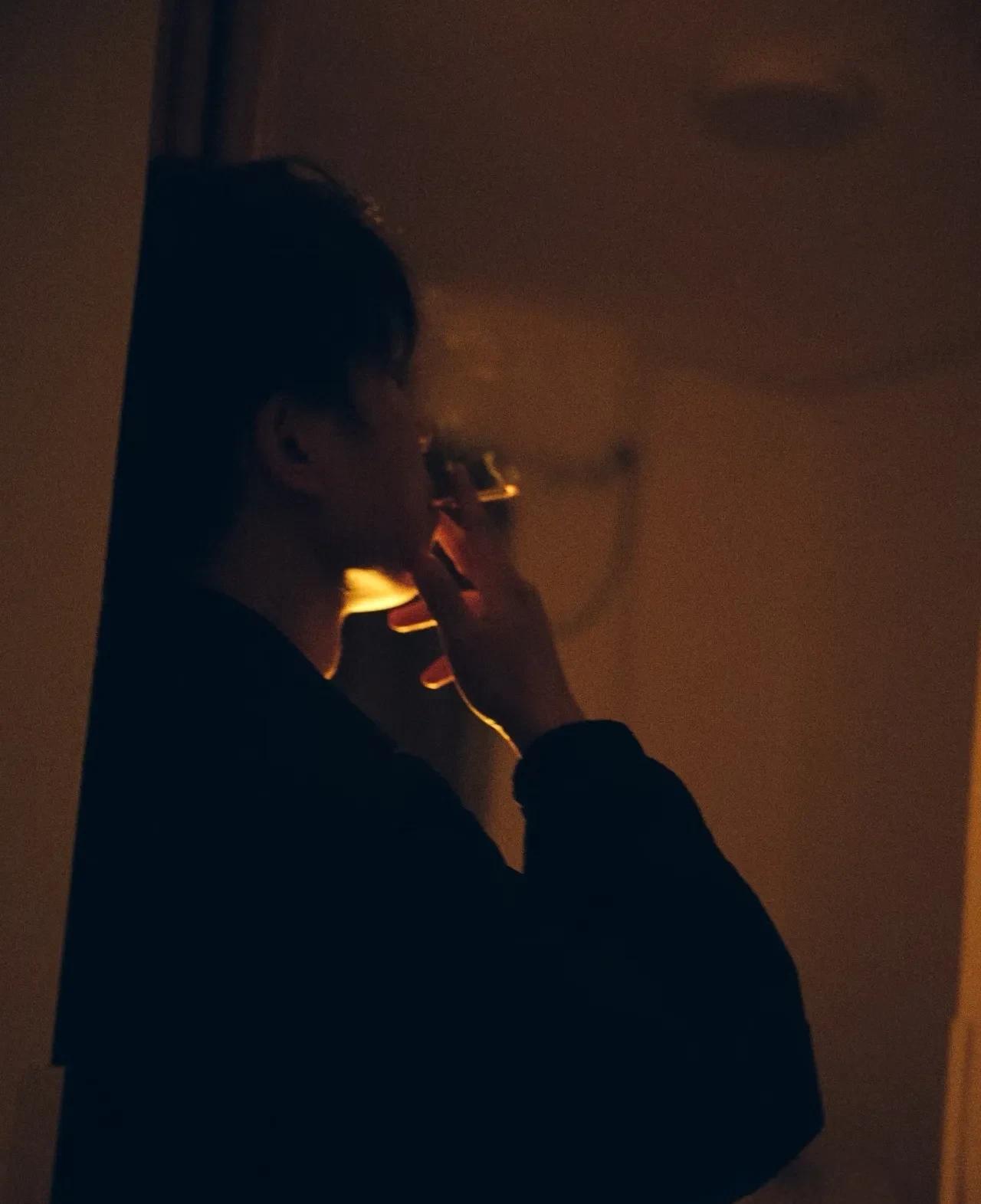 和人打交道，千万不要姿态太低，你越是低眉顺眼、处处迁就，别人越不把你当回事。