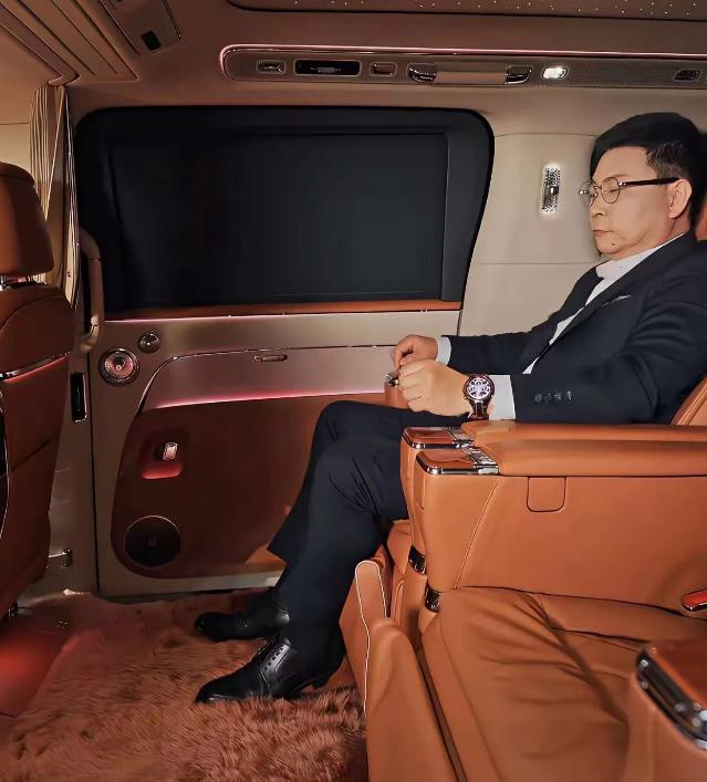 从"你品味low"到"给我blingbling"，余承东被市场教育了咱就是说，