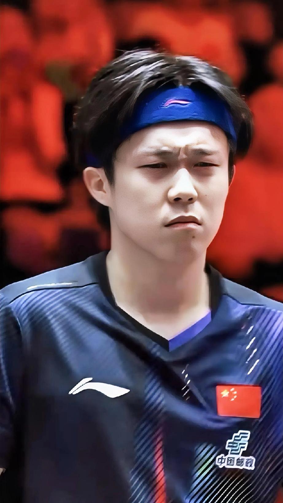 小布：王楚钦第一局用时仅四分钟！感谢裁判感谢鹰眼感谢TTR。。。大布：弟弟，赢